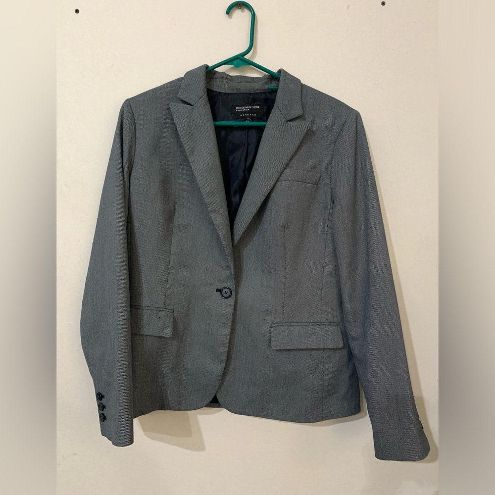 Boys size 12 stretch fit suit coat!